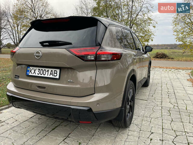 Бежевий Ніссан Rogue, об'ємом двигуна 1.5 л та пробігом 6 тис. км за 28800 $, фото 4 на Automoto.ua