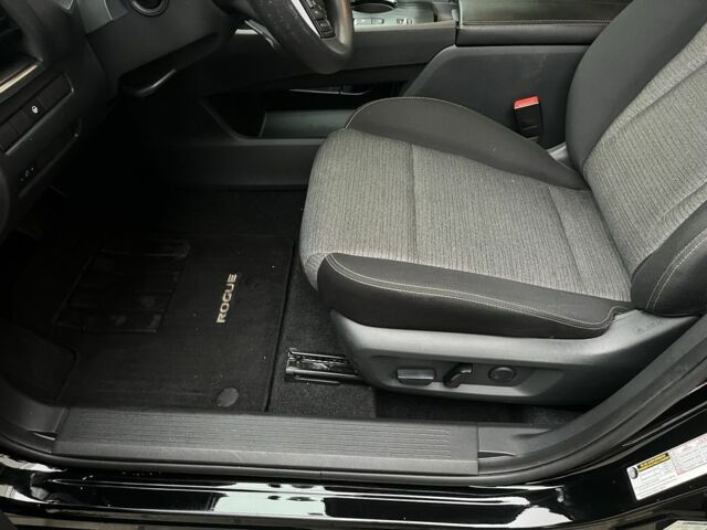 Чорний Ніссан Rogue, об'ємом двигуна 2.5 л та пробігом 70 тис. км за 20450 $, фото 15 на Automoto.ua