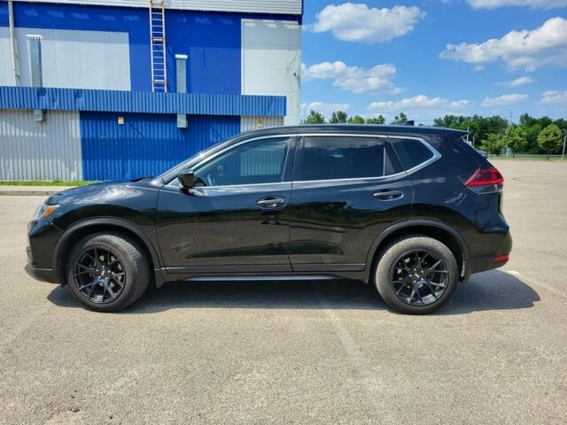 Черный Ниссан Rogue, объемом двигателя 2.5 л и пробегом 132 тыс. км за 14500 $, фото 2 на Automoto.ua