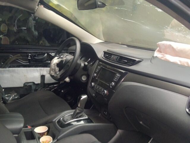 Чорний Ніссан Rogue, об'ємом двигуна 2 л та пробігом 117 тис. км за 9495 $, фото 7 на Automoto.ua