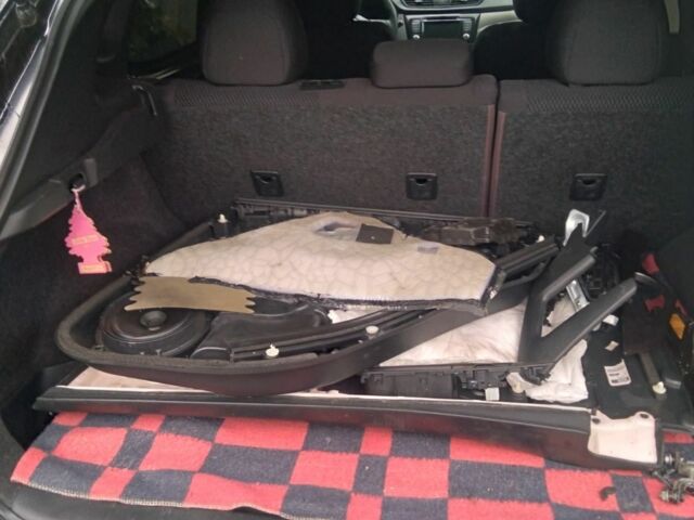 Чорний Ніссан Rogue, об'ємом двигуна 2 л та пробігом 117 тис. км за 9495 $, фото 6 на Automoto.ua