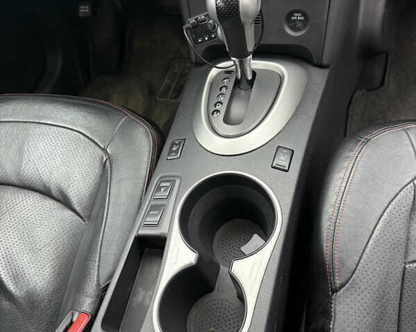 Черный Ниссан Rogue, объемом двигателя 2.49 л и пробегом 318 тыс. км за 8400 $, фото 21 на Automoto.ua