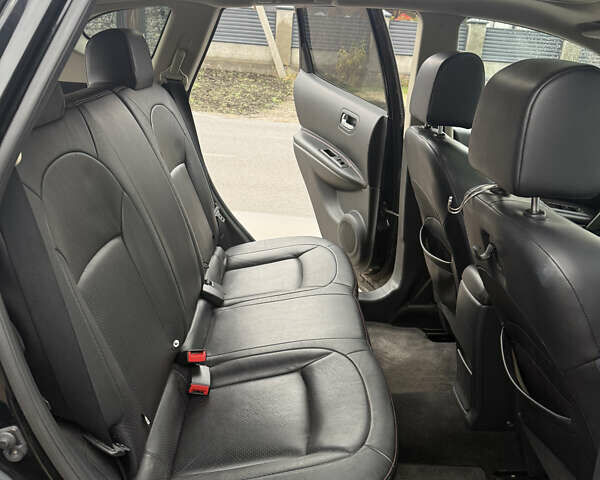 Черный Ниссан Rogue, объемом двигателя 2.49 л и пробегом 318 тыс. км за 8400 $, фото 17 на Automoto.ua