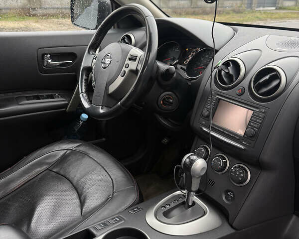 Черный Ниссан Rogue, объемом двигателя 2.49 л и пробегом 318 тыс. км за 8400 $, фото 26 на Automoto.ua