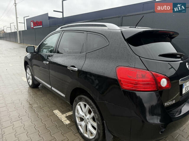 Черный Ниссан Rogue, объемом двигателя 2.49 л и пробегом 318 тыс. км за 8400 $, фото 12 на Automoto.ua