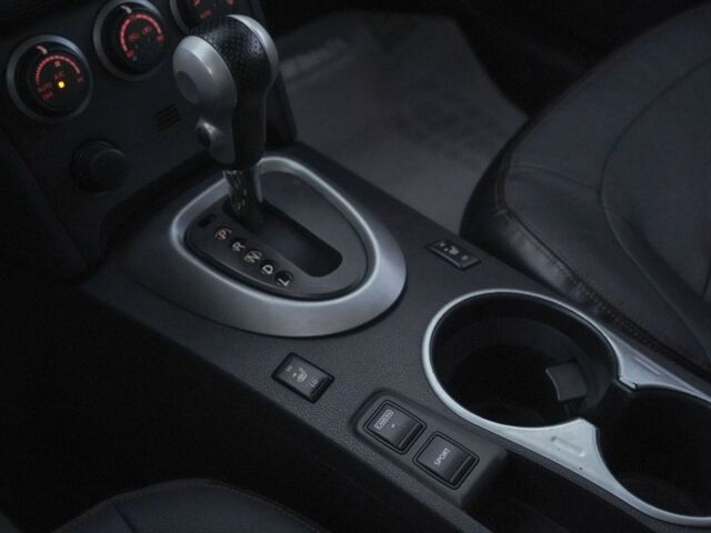 Ниссан Rogue 2013 в Черновцах на Automoto.ua Черный Ниссан Rogue, объемом двигателя 2.5 л и пробегом 212 тыс. км за 12500 $, фото 5 на Automoto.ua