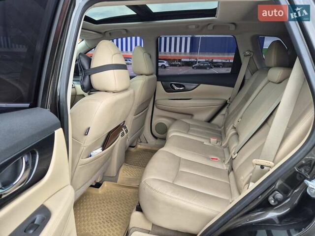 Черный Ниссан Rogue, объемом двигателя 2.49 л и пробегом 135 тыс. км за 14000 $, фото 6 на Automoto.ua