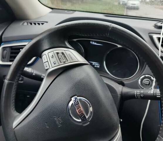 Черный Ниссан Rogue, объемом двигателя 2.49 л и пробегом 261 тыс. км за 12700 $, фото 12 на Automoto.ua