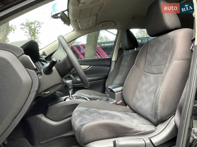 Черный Ниссан Rogue, объемом двигателя 2.49 л и пробегом 192 тыс. км за 12999 $, фото 6 на Automoto.ua