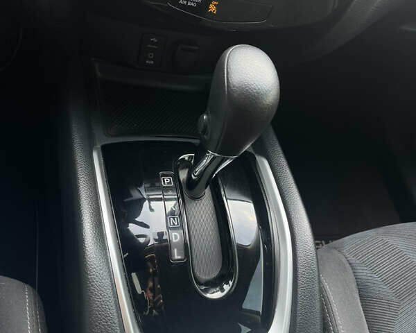 Черный Ниссан Rogue, объемом двигателя 2.5 л и пробегом 192 тыс. км за 11999 $, фото 14 на Automoto.ua