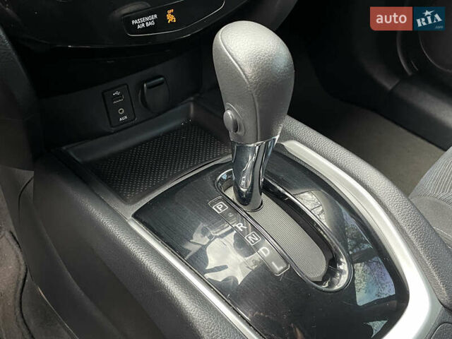 Черный Ниссан Rogue, объемом двигателя 2.49 л и пробегом 192 тыс. км за 12999 $, фото 15 на Automoto.ua