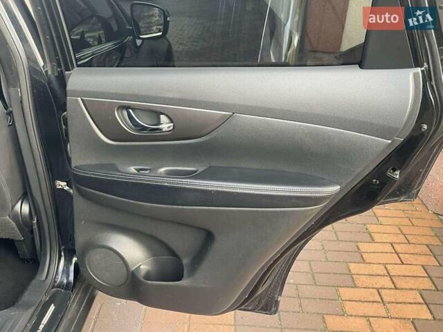 Черный Ниссан Rogue, объемом двигателя 2.5 л и пробегом 225 тыс. км за 8999 $, фото 19 на Automoto.ua