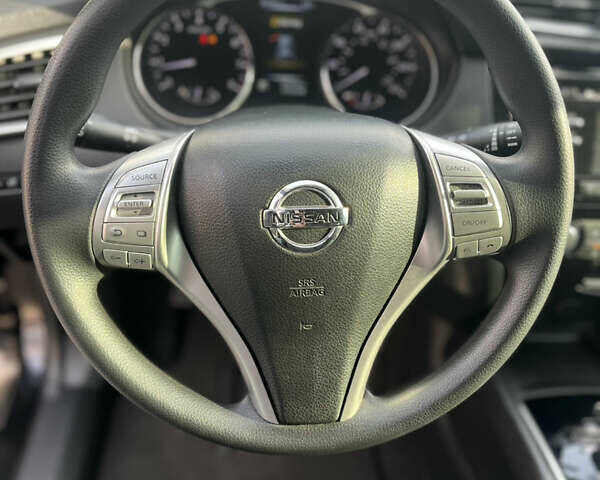 Черный Ниссан Rogue, объемом двигателя 2.5 л и пробегом 192 тыс. км за 11999 $, фото 7 на Automoto.ua