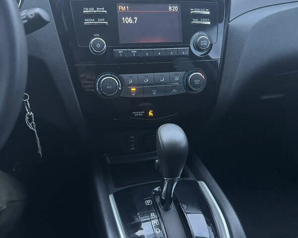 Чорний Ніссан Rogue, об'ємом двигуна 2.5 л та пробігом 214 тис. км за 12350 $, фото 56 на Automoto.ua