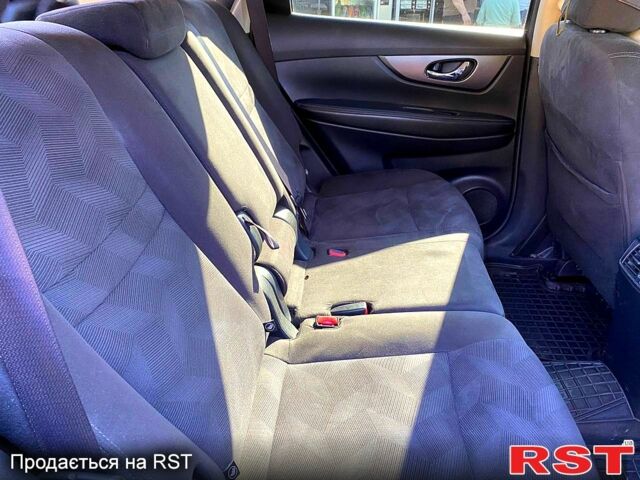 Черный Ниссан Rogue, объемом двигателя 2.5 л и пробегом 149 тыс. км за 11500 $, фото 4 на Automoto.ua