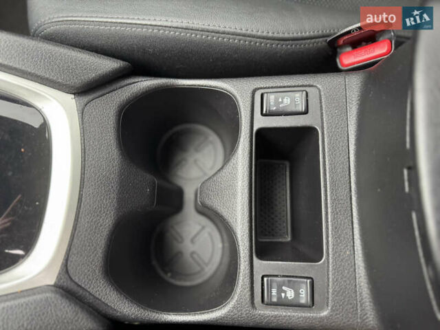 Чорний Ніссан Rogue, об'ємом двигуна 2.5 л та пробігом 127 тис. км за 13700 $, фото 17 на Automoto.ua