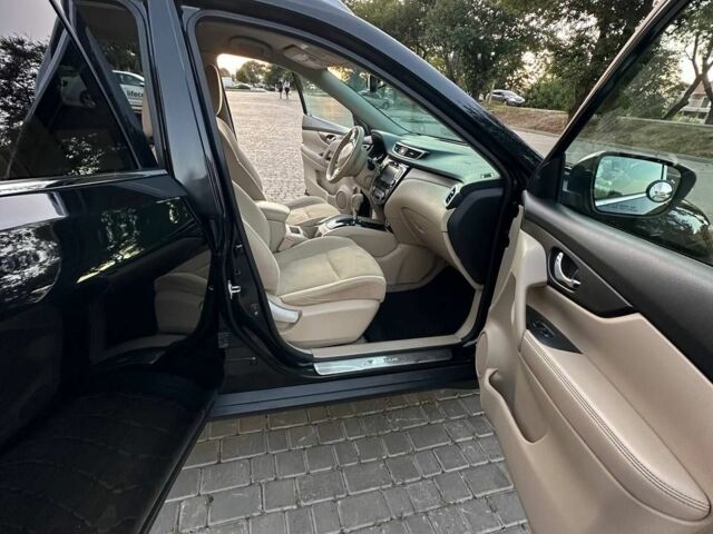 Черный Ниссан Rogue, объемом двигателя 2.5 л и пробегом 208 тыс. км за 10700 $, фото 5 на Automoto.ua