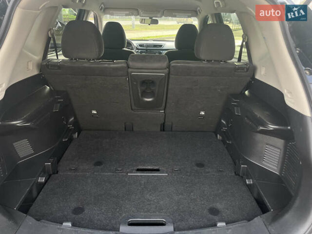 Черный Ниссан Rogue, объемом двигателя 2.5 л и пробегом 192 тыс. км за 11999 $, фото 18 на Automoto.ua