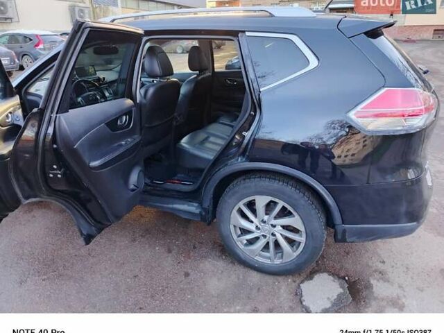 Черный Ниссан Rogue, объемом двигателя 2.49 л и пробегом 261 тыс. км за 12700 $, фото 3 на Automoto.ua