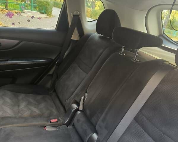 Черный Ниссан Rogue, объемом двигателя 2.49 л и пробегом 270 тыс. км за 13100 $, фото 1 на Automoto.ua