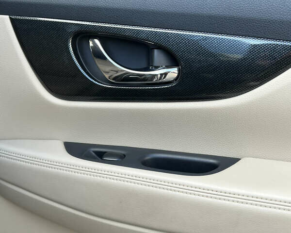 Черный Ниссан Rogue, объемом двигателя 2.49 л и пробегом 136 тыс. км за 14200 $, фото 33 на Automoto.ua