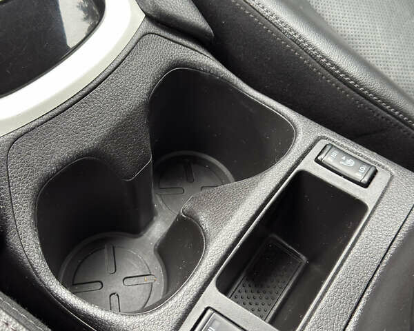 Чорний Ніссан Rogue, об'ємом двигуна 2.5 л та пробігом 165 тис. км за 12800 $, фото 17 на Automoto.ua