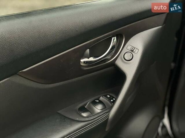 Черный Ниссан Rogue, объемом двигателя 2.5 л и пробегом 145 тыс. км за 11900 $, фото 11 на Automoto.ua