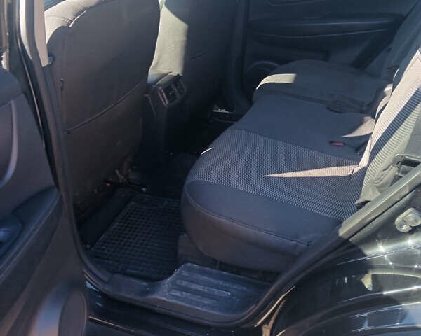 Черный Ниссан Rogue, объемом двигателя 2.5 л и пробегом 90 тыс. км за 15000 $, фото 5 на Automoto.ua