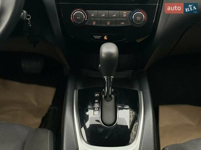 Черный Ниссан Rogue, объемом двигателя 2.5 л и пробегом 145 тыс. км за 11900 $, фото 17 на Automoto.ua