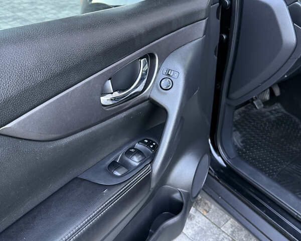 Чорний Ніссан Rogue, об'ємом двигуна 2.5 л та пробігом 230 тис. км за 10300 $, фото 10 на Automoto.ua