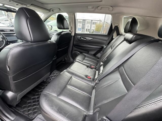 Черный Ниссан Rogue, объемом двигателя 2.5 л и пробегом 160 тыс. км за 13500 $, фото 12 на Automoto.ua