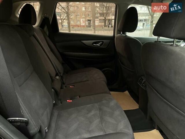 Черный Ниссан Rogue, объемом двигателя 2.5 л и пробегом 145 тыс. км за 11900 $, фото 19 на Automoto.ua