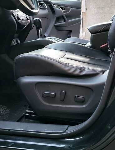 Черный Ниссан Rogue, объемом двигателя 2.5 л и пробегом 165 тыс. км за 13990 $, фото 11 на Automoto.ua