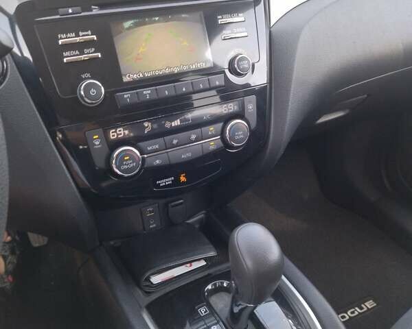 Ніссан Rogue 2016 у Львові на Automoto.ua Чорний Ніссан Rogue, об'ємом двигуна 2.5 л та пробігом 230 тис. км за 10700 $, фото 10 на Automoto.ua