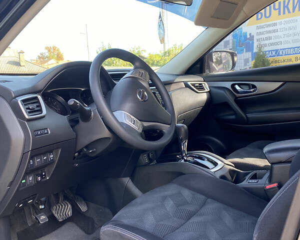 Черный Ниссан Rogue, объемом двигателя 2.49 л и пробегом 211 тыс. км за 12800 $, фото 12 на Automoto.ua