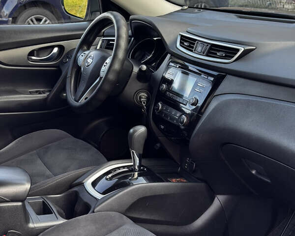 Черный Ниссан Rogue, объемом двигателя 2.49 л и пробегом 187 тыс. км за 11800 $, фото 18 на Automoto.ua