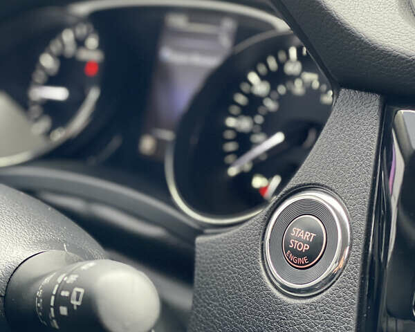 Черный Ниссан Rogue, объемом двигателя 2.49 л и пробегом 211 тыс. км за 12800 $, фото 32 на Automoto.ua