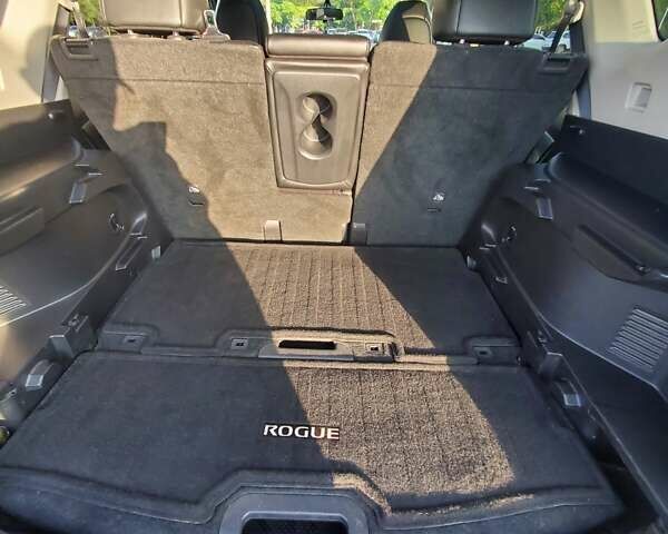 Черный Ниссан Rogue, объемом двигателя 2.5 л и пробегом 121 тыс. км за 15400 $, фото 2 на Automoto.ua