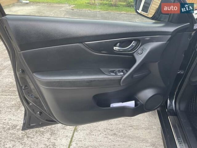 Черный Ниссан Rogue, объемом двигателя 2.49 л и пробегом 165 тыс. км за 14000 $, фото 9 на Automoto.ua