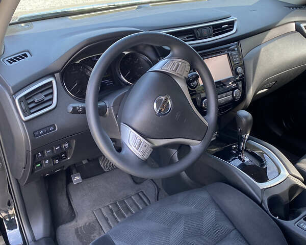 Черный Ниссан Rogue, объемом двигателя 2.49 л и пробегом 211 тыс. км за 12800 $, фото 13 на Automoto.ua