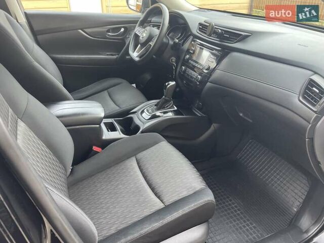 Черный Ниссан Rogue, объемом двигателя 2.49 л и пробегом 165 тыс. км за 14000 $, фото 15 на Automoto.ua