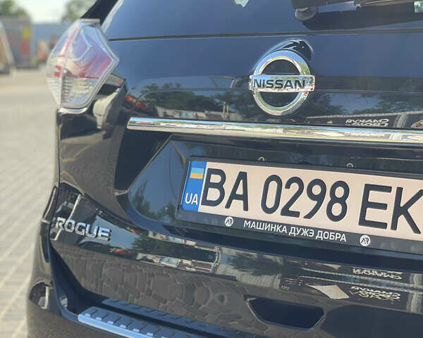 Черный Ниссан Rogue, объемом двигателя 2.49 л и пробегом 211 тыс. км за 12800 $, фото 2 на Automoto.ua