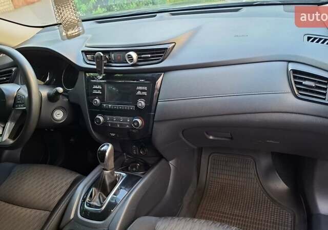 Чорний Ніссан Rogue, об'ємом двигуна 2.49 л та пробігом 200 тис. км за 11999 $, фото 6 на Automoto.ua