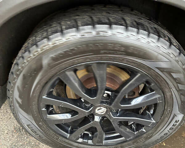 Черный Ниссан Rogue, объемом двигателя 2.49 л и пробегом 118 тыс. км за 16500 $, фото 10 на Automoto.ua