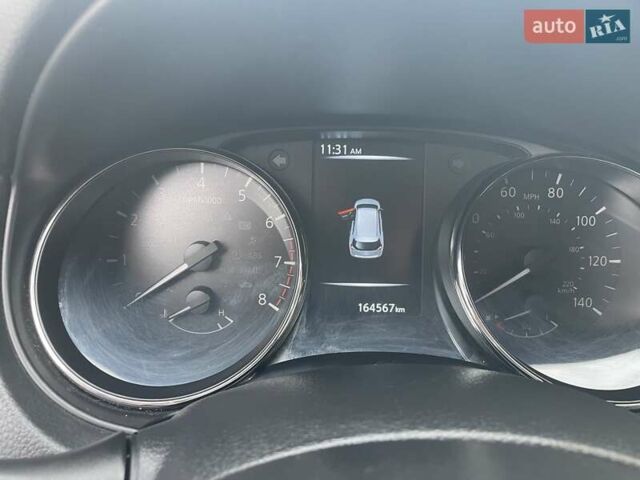 Черный Ниссан Rogue, объемом двигателя 2.49 л и пробегом 165 тыс. км за 14000 $, фото 2 на Automoto.ua