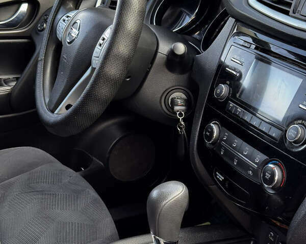 Черный Ниссан Rogue, объемом двигателя 2.49 л и пробегом 187 тыс. км за 11800 $, фото 19 на Automoto.ua