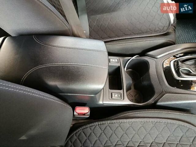 Черный Ниссан Rogue, объемом двигателя 2.49 л и пробегом 187 тыс. км за 11999 $, фото 13 на Automoto.ua