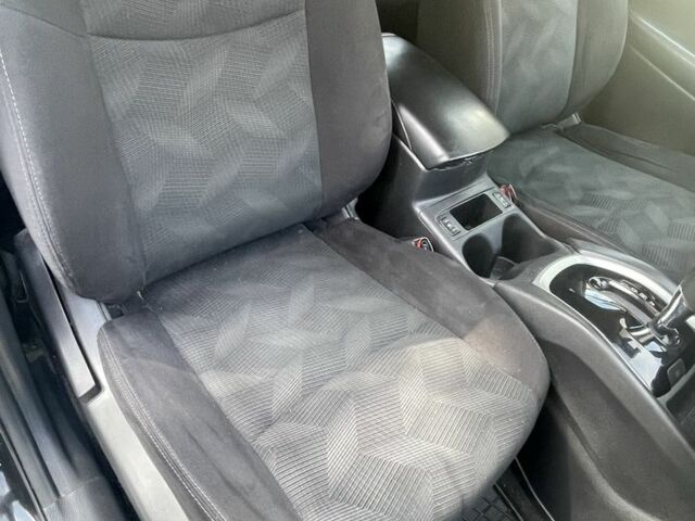 Черный Ниссан Rogue, объемом двигателя 2.5 л и пробегом 208 тыс. км за 13400 $, фото 13 на Automoto.ua