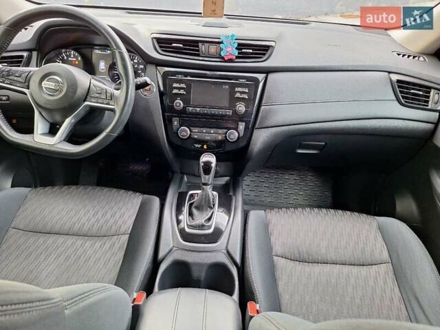 Черный Ниссан Rogue, объемом двигателя 2.49 л и пробегом 251 тыс. км за 12350 $, фото 2 на Automoto.ua