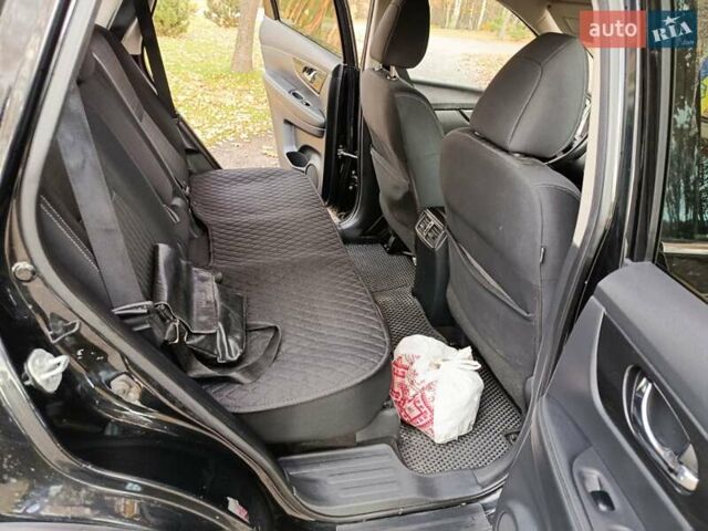 Черный Ниссан Rogue, объемом двигателя 2.49 л и пробегом 187 тыс. км за 11999 $, фото 17 на Automoto.ua